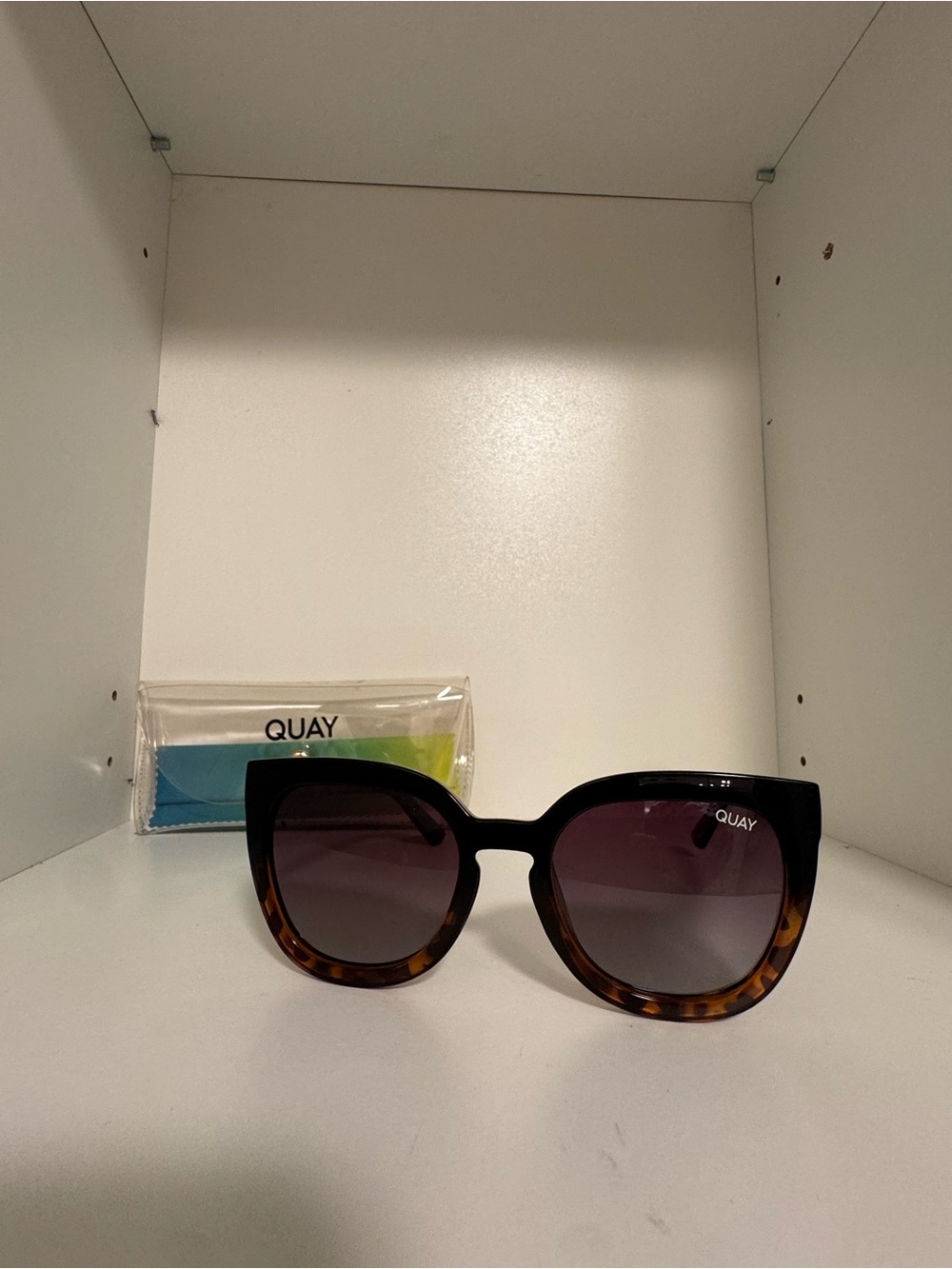 Quay Australia Noosa Tortoiseshell Cat-Eye Sunglasses with Gradient Brown Lenses